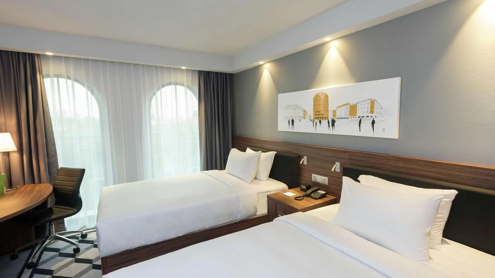 מלון Hampton By Hilton Poznan Old Town